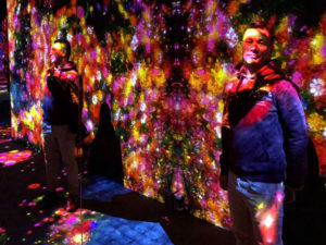 こんな感じの空間に迷い込むようにして体験は進む。