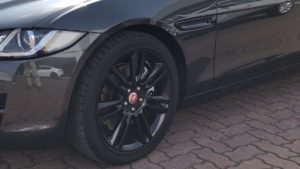 ホイールとサイドベントも黒。