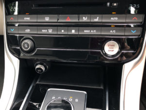 エアコンパネル。