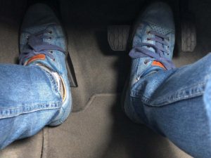 左足フットレスト。