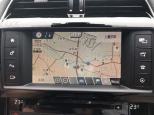 インフォテインメントシステムのディスプレイ。アスペクト比が4:3なのも、古さを感じさせる一因。