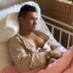 検温しつつのこの表情の、憮然たる有様。