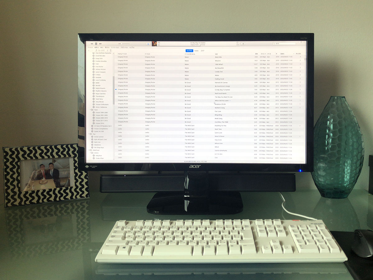 ここまですっきりしたらキーボードもワイヤレスにすべきか。