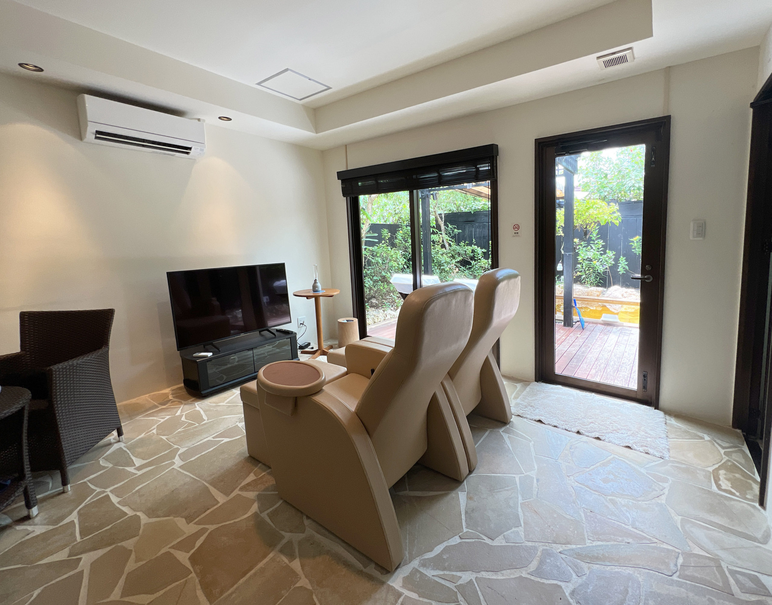 シギラ黄金温泉個室の内部。