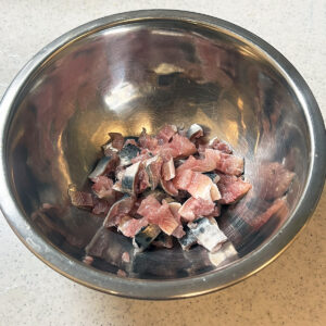 鰯はこんな感じに。小骨はできるだけ取り除くが、完全でなくていい。