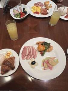 ブッフェ形式で好きなものを好きなだけ。