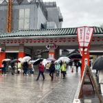 祇園新地歌舞練場入口。左に見える工事中の建物は帝国ホテル京都。来年春開業予定とか。