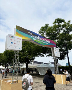 ゲートデザインはちょっとおとなしめ。