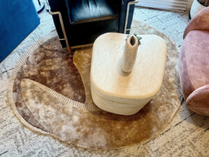 不整形な形が特徴のArenaラグ。