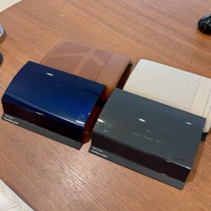 深いブルーも美しく、グレーにするかどうか、最後まで迷った。