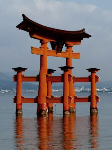 嚴島神社の鳥居。神々しい。