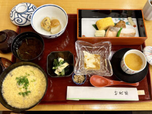 朝からすっぽん雑炊を食べられる幸せ。