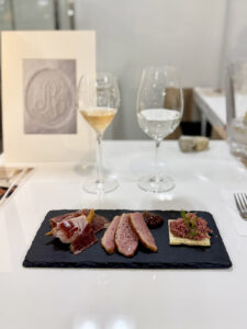 敢えて肉と合わせる。