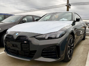 まだラッピングが付いている。