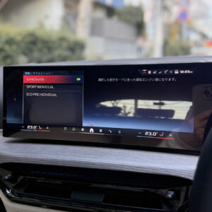 アイコニックサウンドをオンにした場合。スポーツモードにすると明確に疑似エンジン音が聞こえてくる。