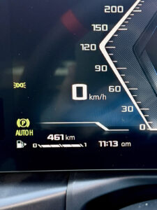 満タンで納車され、10日後に自分で初回給油した時の表示。