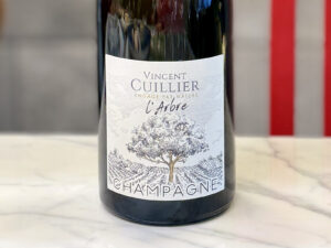 これは別の友人が差し入れてくれたシャンパーニュ。