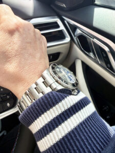 厚みは18mmあるらしい。