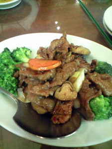 牛肉のXO醤炒め。これはスープと反対にもう少し濃い方がよかった。