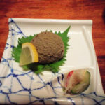 かにみそ。コクがあっていかにも健康には要注意な味だが、これも蟹を食べるなら覚悟のうえで。（笑）少量なのでさして問題はないはず。