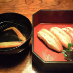 寿司と吸い物。吸い物も上品でちゃんとしていた。