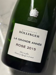 ラベルにもリュミアージュとデゴルジュマンが手作業によるものであることが書かれている。