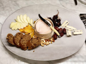 定番のトリュフブリーやドライフルーツともマッチ。